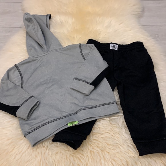 Body Glove 2 Piece Matching Zipper Hoodie and Sweatpants Set in Gray/Black 18M - Picture 7 of 7